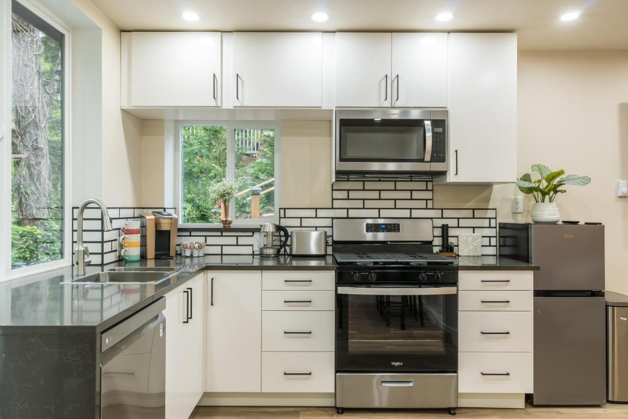 Beautiful Place With A Great Location, Free Parking, Wifi & Large Tv. Federal Way Exterior photo