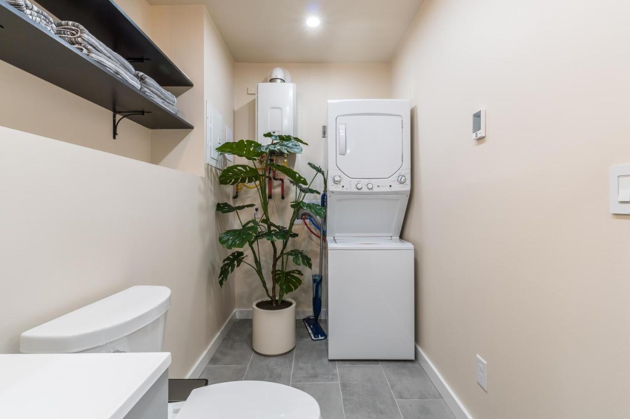 Beautiful Place With A Great Location, Free Parking, Wifi & Large Tv. Federal Way Exterior photo