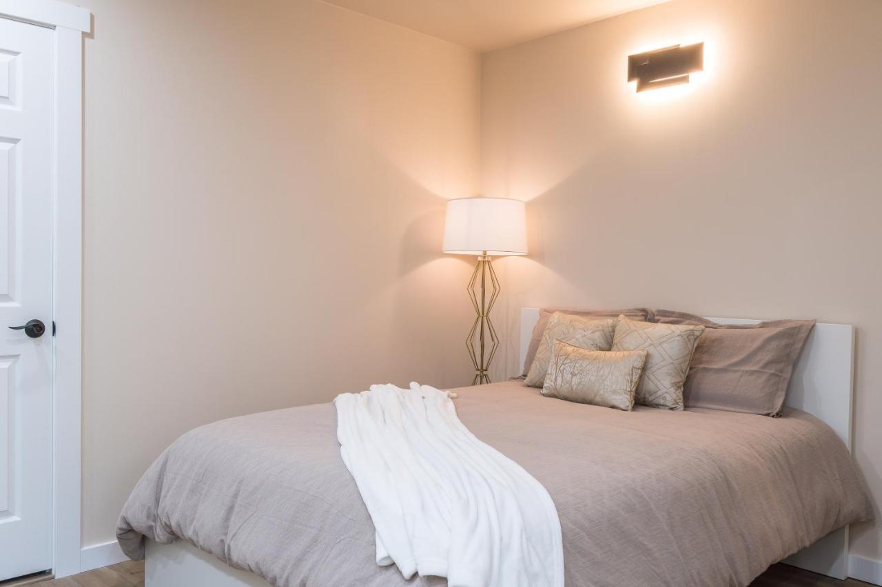Beautiful Place With A Great Location, Free Parking, Wifi & Large Tv. Federal Way Exterior photo